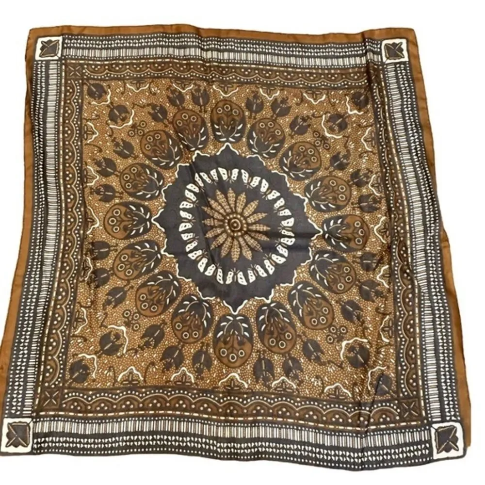 Beautiful‎ Vintage Silk Carmel & Gray Print Scarf 30x30”